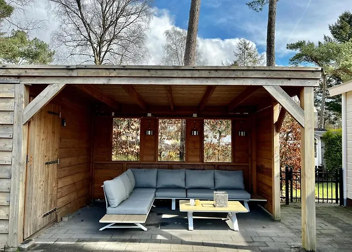 Bosrand 42 Park Veluwshof 6 P * Hoenderloo