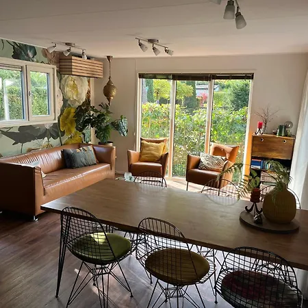 Bosrand 42 Park Veluwshof 6 P * Hoenderloo